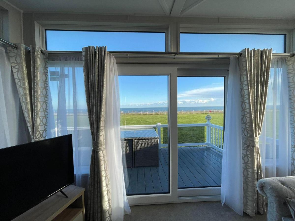 Beautiful Lodge With Full Sea Views At Broadland Sands In Suffolk Ref 20235Bs Hopton on Sea 外观 照片